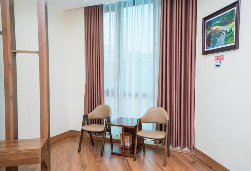 هتل Khách Sạn Hoàng Yến