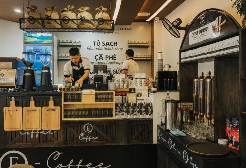 هتل Khách Sạn Hoàng Yến