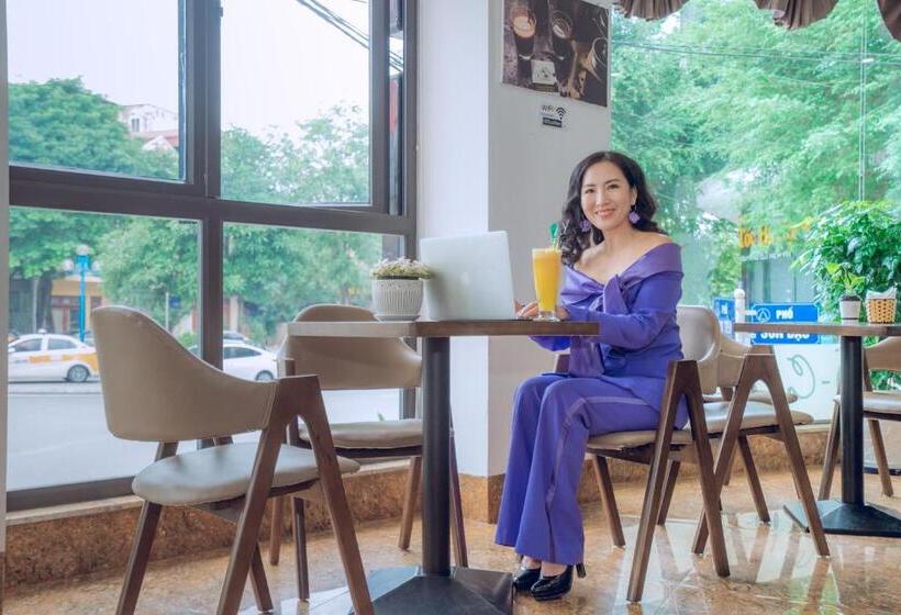 هتل Khách Sạn Hoàng Yến