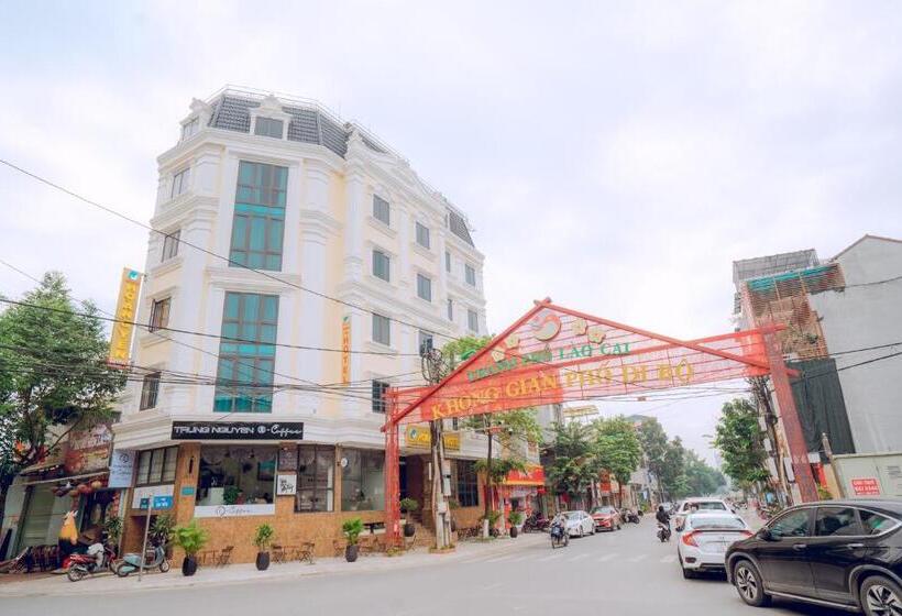 هتل Khách Sạn Hoàng Yến