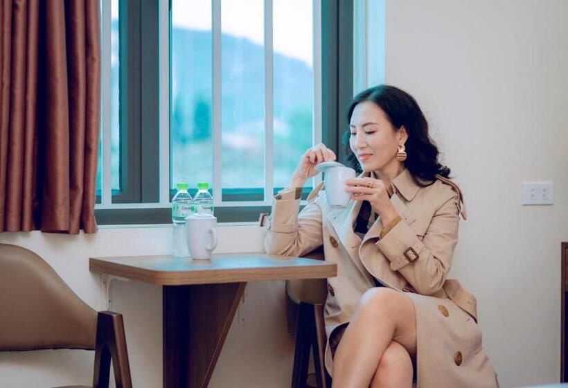 هتل Khách Sạn Hoàng Yến