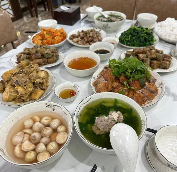 هتل Khách Sạn Hoàng Yến