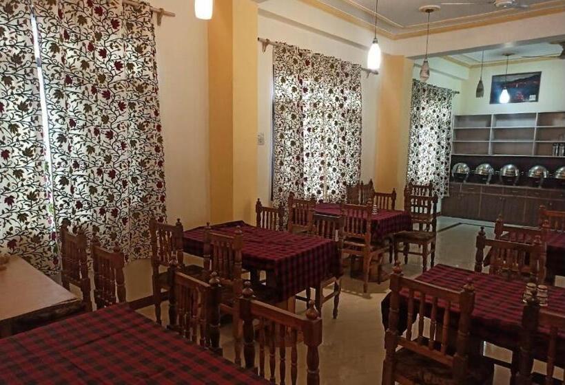 בית מלון כפרי Mehar Srinagar