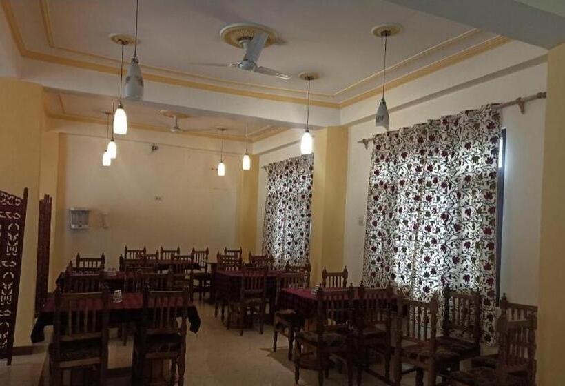 בית מלון כפרי Mehar Srinagar