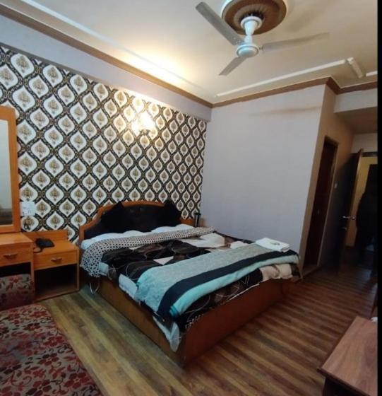 בית מלון כפרי Mehar Srinagar