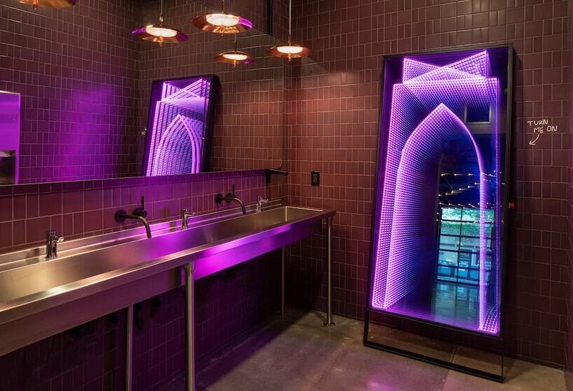 فندق Moxy Portland Downtown