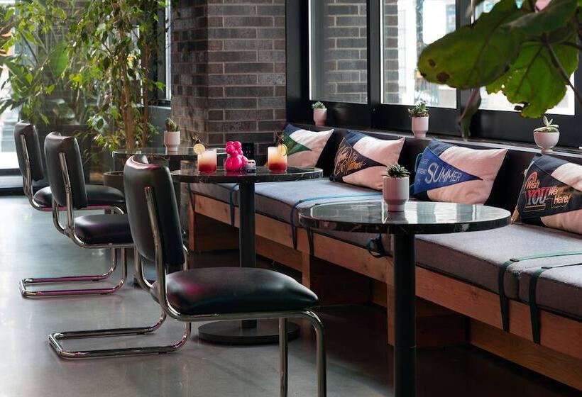 فندق Moxy Portland Downtown