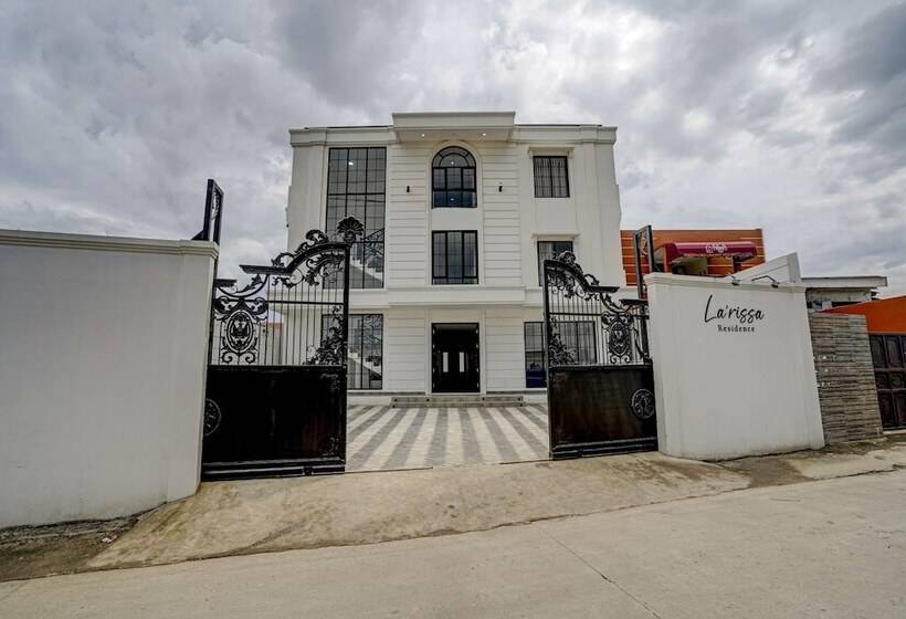 Отель Oyo 90164 La Rissa Residence