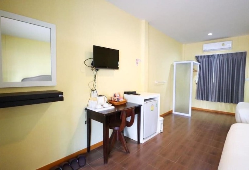 בית מלון כפרי Permsuk Resort