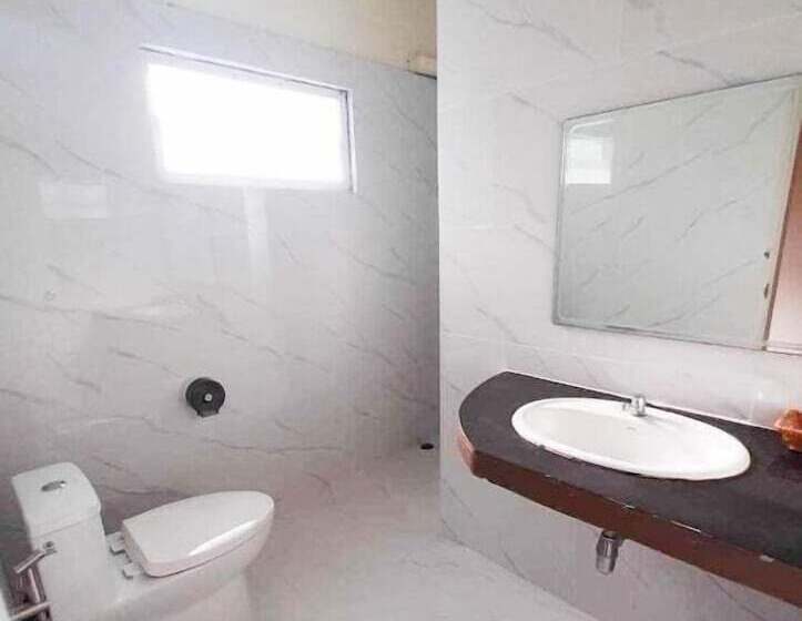 בית מלון כפרי Permsuk Resort