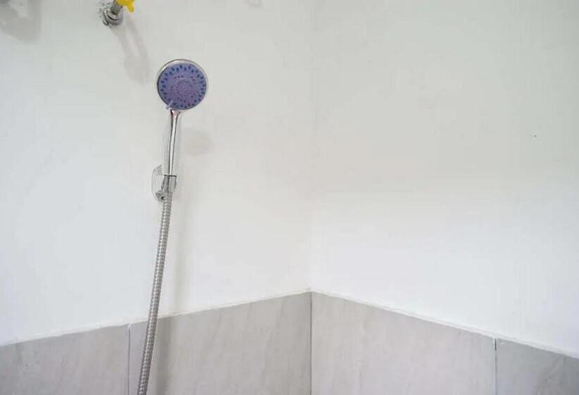 호텔 Reddoorz Syariah Near Universitas Jenderal Soedirman 2