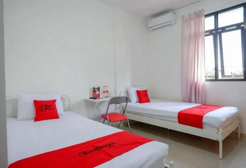호텔 Reddoorz Syariah Near Universitas Jenderal Soedirman 2