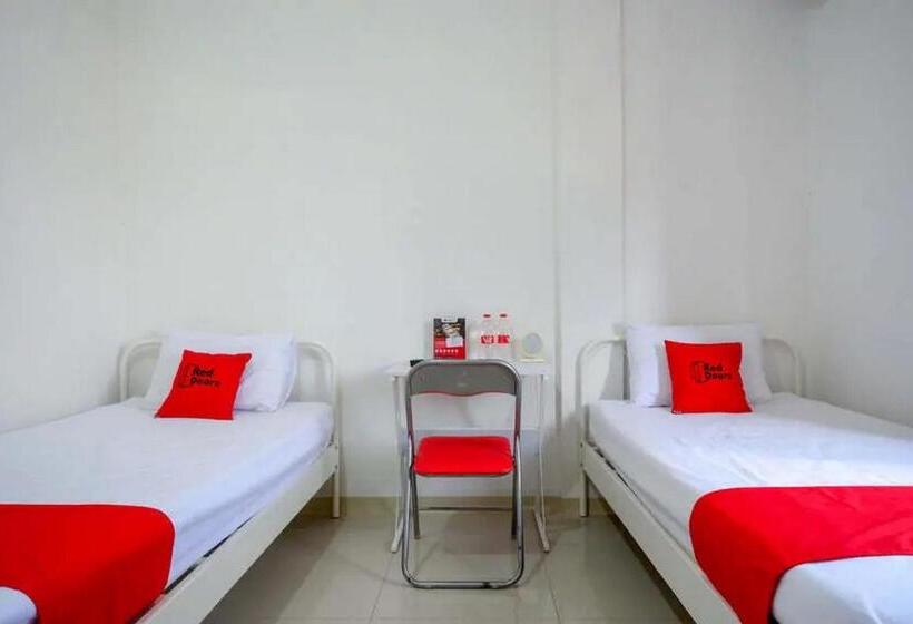 호텔 Reddoorz Syariah Near Universitas Jenderal Soedirman 2