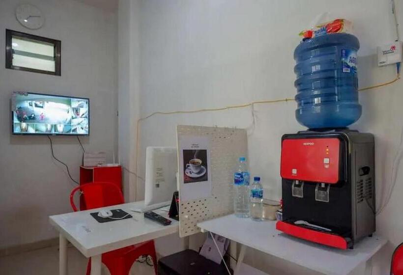 호텔 Reddoorz Syariah Near Universitas Jenderal Soedirman 2