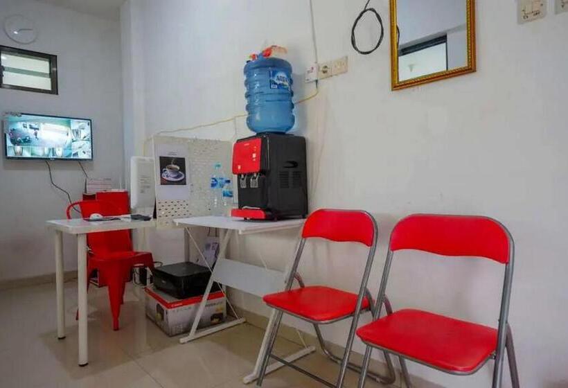 호텔 Reddoorz Syariah Near Universitas Jenderal Soedirman 2