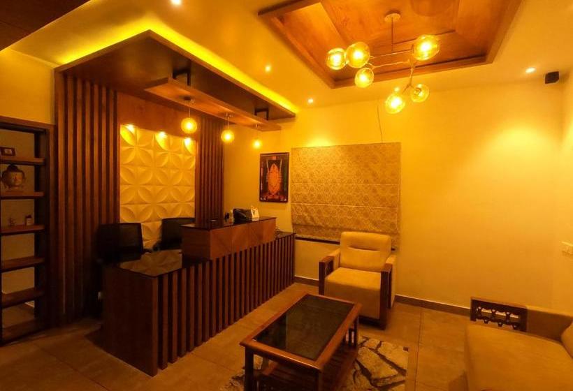 هتل The Wild Trails Munnar Resort