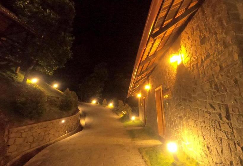 هتل The Wild Trails Munnar Resort