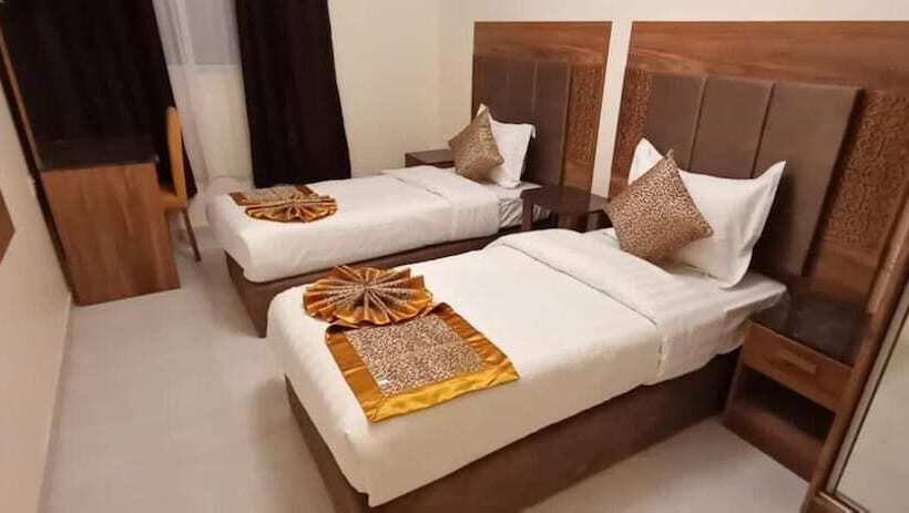 Iwan Alandalusia Hotel Suites Alrehab