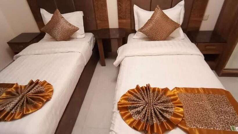 Iwan Alandalusia Hotel Suites Alrehab