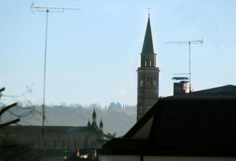 بنسيون Garage Con Camere