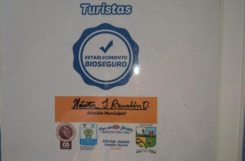 펜션 Hostal Turistas