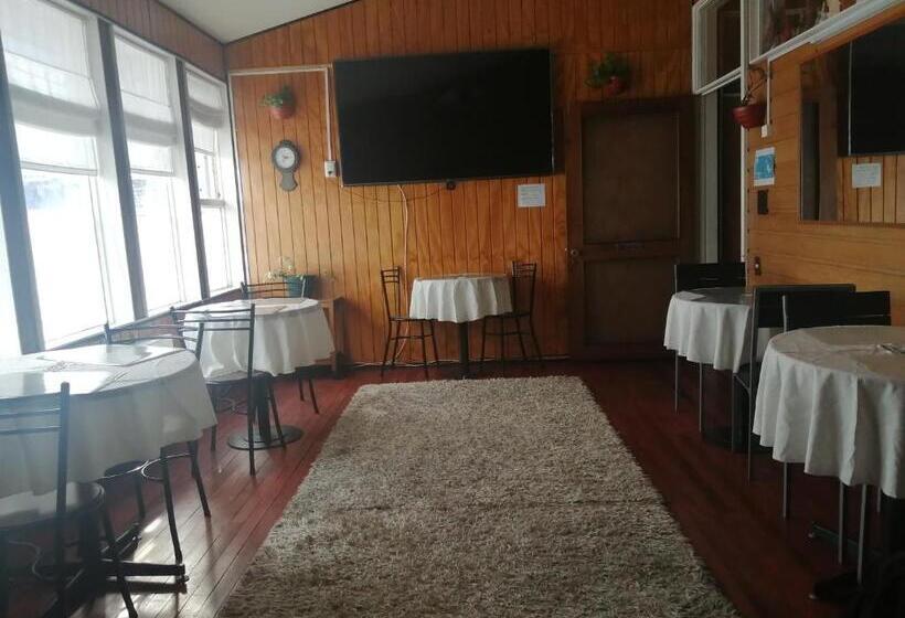 بنسيون Hostal Copiapó Puerto Montt