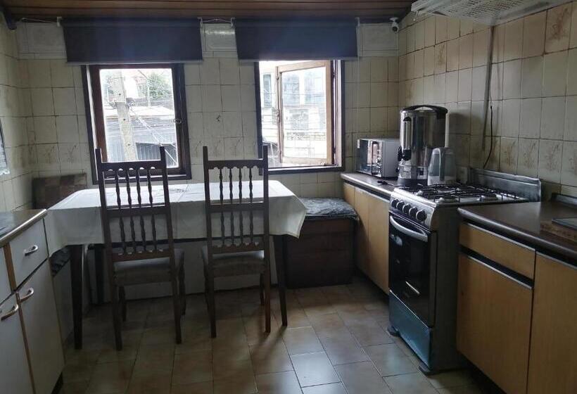 بنسيون Hostal Copiapó Puerto Montt