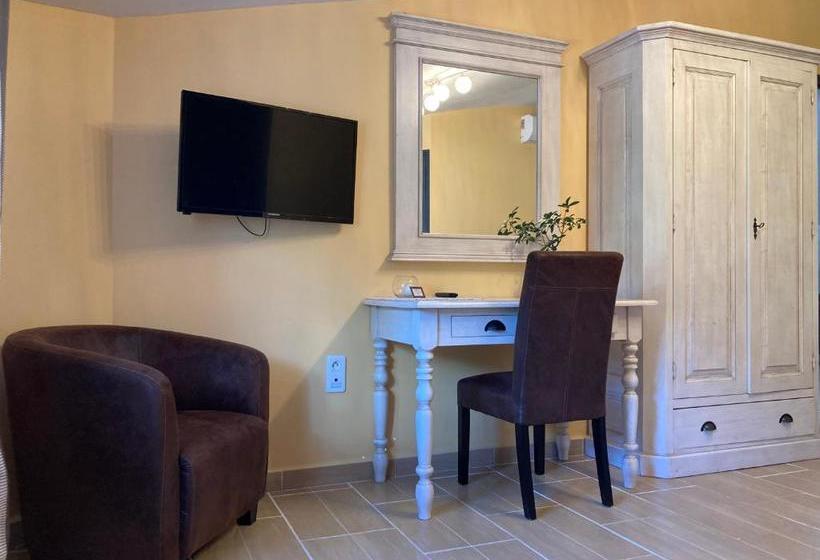 פנסיון La Maison Des Alpilles