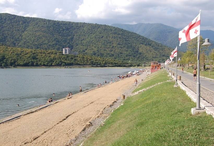 پانسیون Room In Bb Triple Room In Kvareli, Georgia