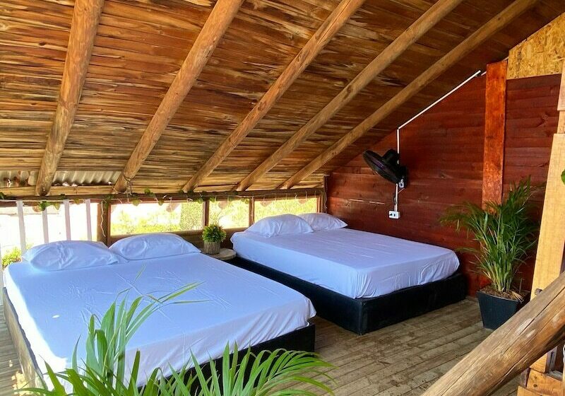 ペンション Tamarindo Beach Hostel