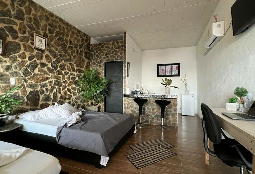 ペンション Tamarindo Beach Hostel