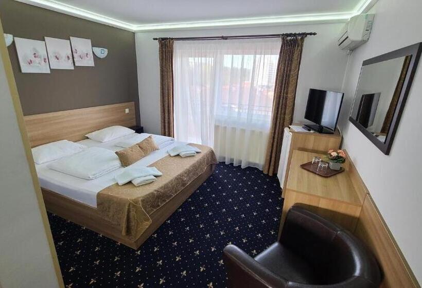 פנסיון Vila Cristal