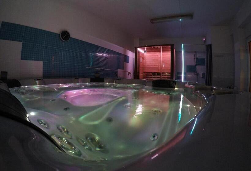 פנסיון Vila Cristal