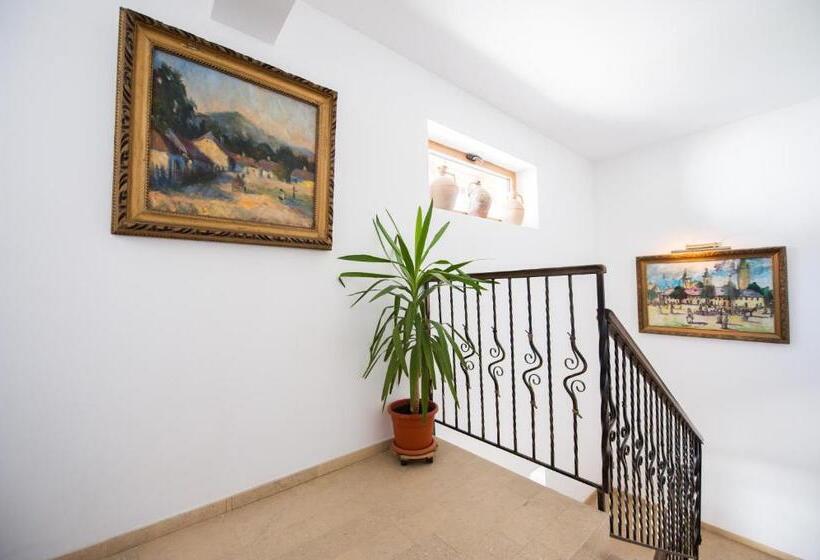 פנסיון Villa Ermitage