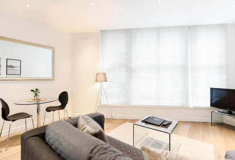 Stayinn Trafalgar Square