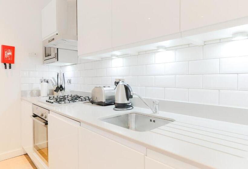 Stayinn Trafalgar Square