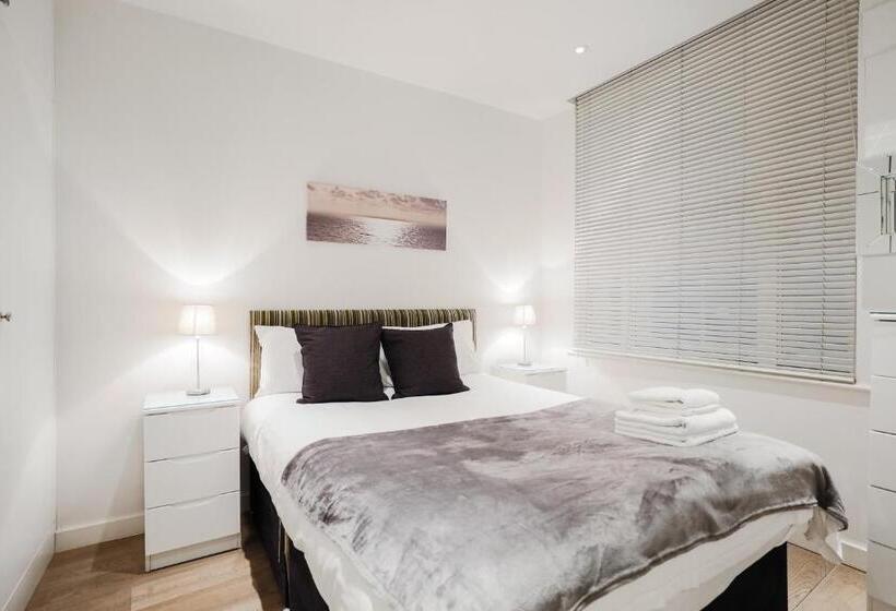 Stayinn Trafalgar Square