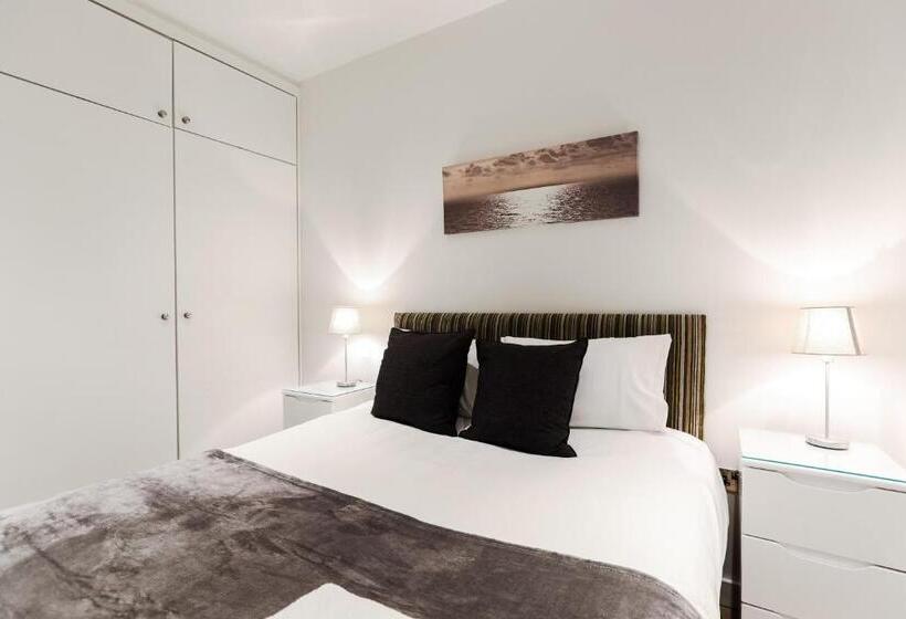 Stayinn Trafalgar Square