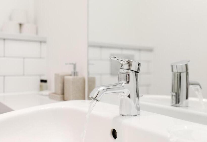 Stayinn Trafalgar Square