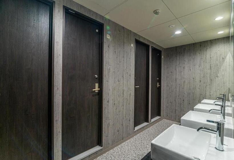 Wise Owl Hostels River Tokyo