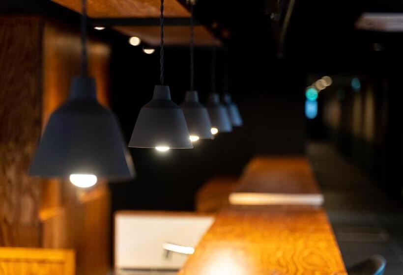 Wise Owl Hostels River Tokyo