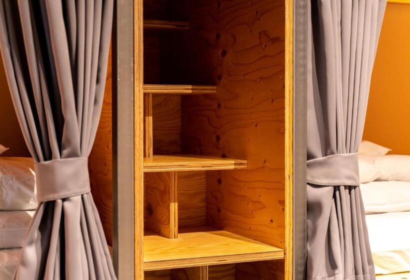 Wise Owl Hostels River Tokyo