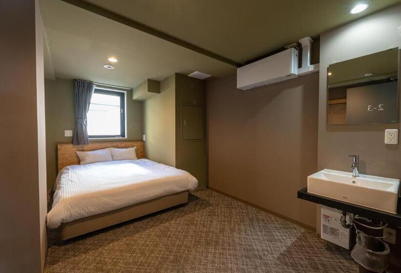 Wise Owl Hostels River Tokyo