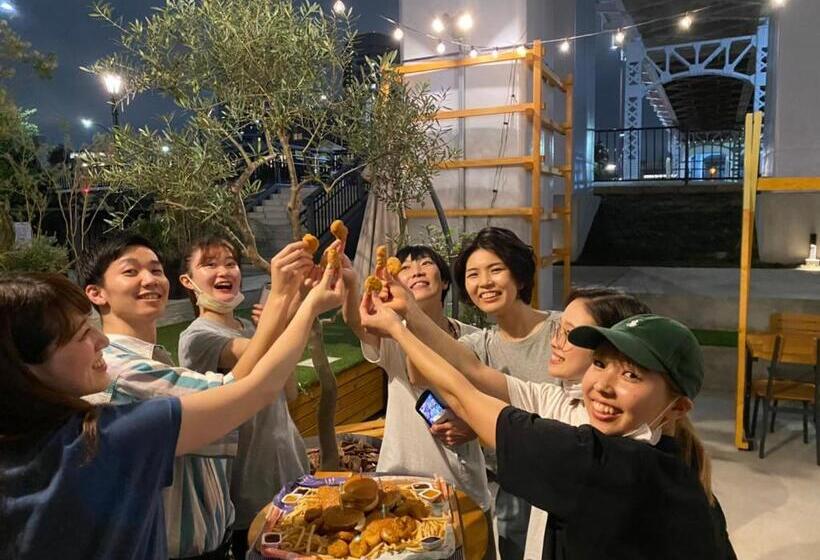 Wise Owl Hostels River Tokyo