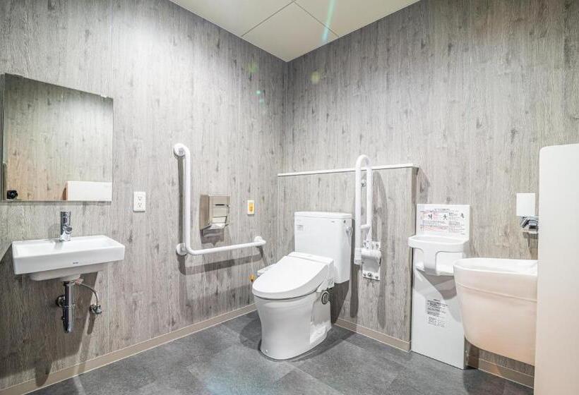 Wise Owl Hostels River Tokyo