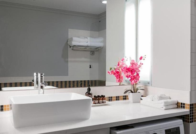 Heritage Apartments   Auckland Cbd   Rooftop Pool, Spas, Gyms & Saunas