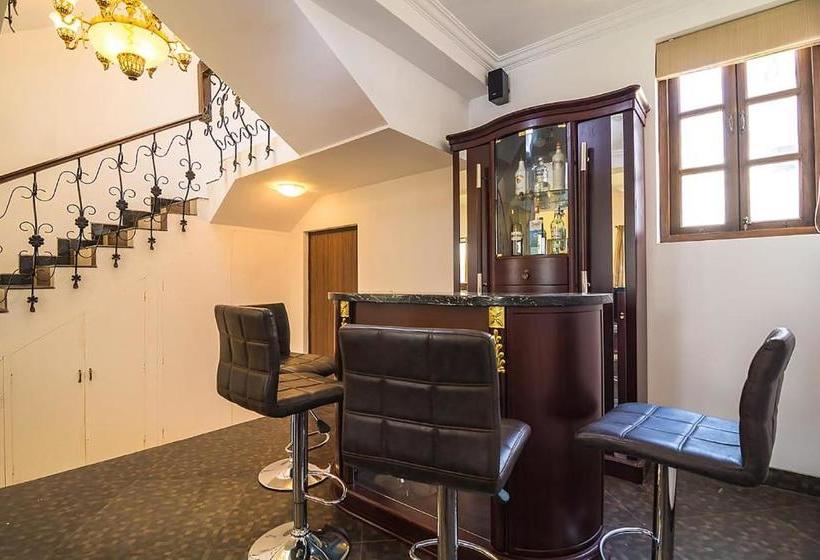 Отель Fabescape Park Villa Resort