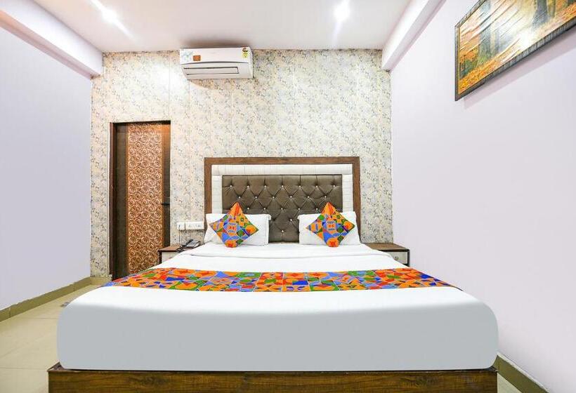 ホテル Fabexpress Golden Stone