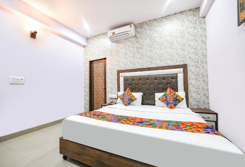 ホテル Fabexpress Golden Stone