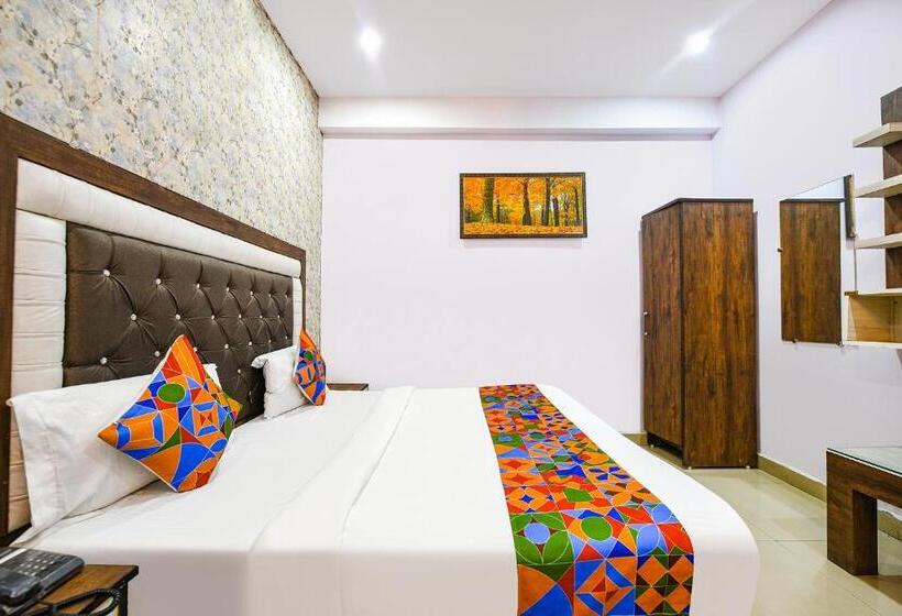 ホテル Fabexpress Golden Stone